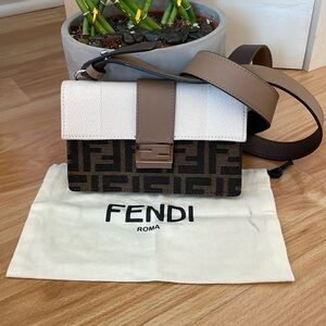 🚨FENDI🚨Zucca jacquard canvas baguette brown + cream crossbody purse >> NWOT